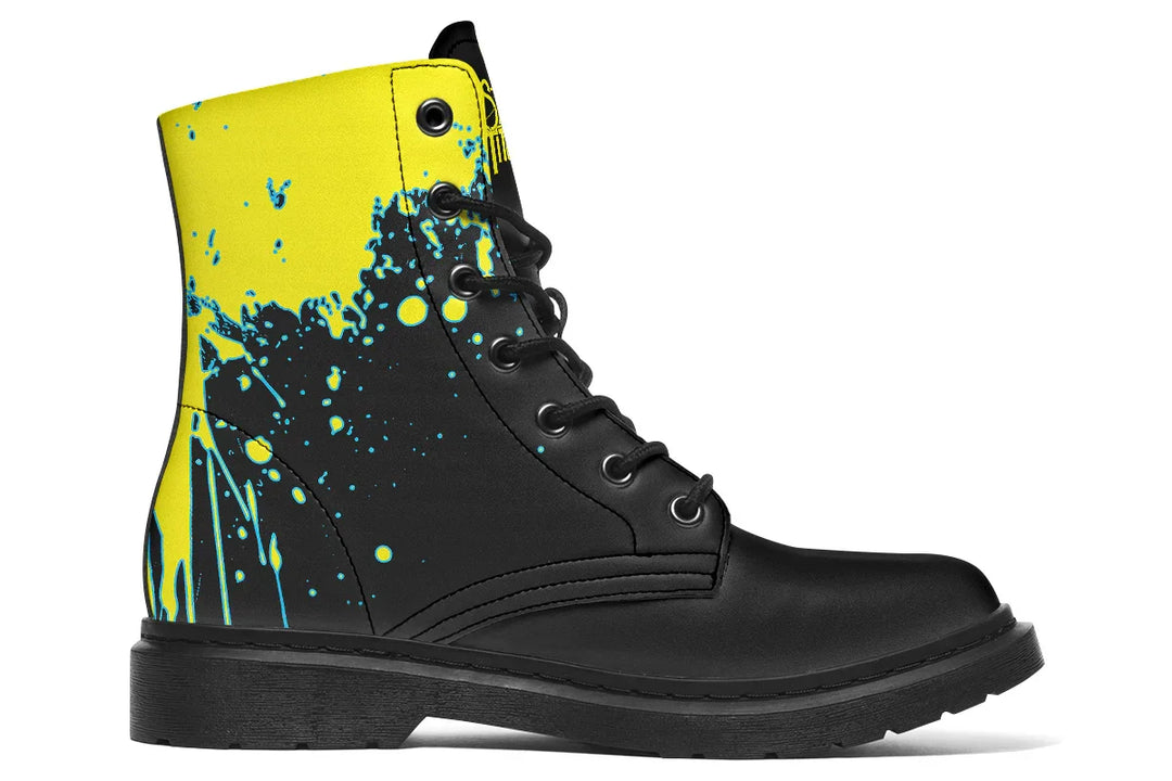 Black lace-up boots with electrifying yellow cyber cat artwork on the sides – Cyber Cat Yellow Edition by Sky Titan Media, fusing futuristic rebellion with bold, music-charged streetwear energy.
The inner side pulses with raw intensity—bold yellow paint splatters explode across the black canvas like soundwaves breaking through silence.